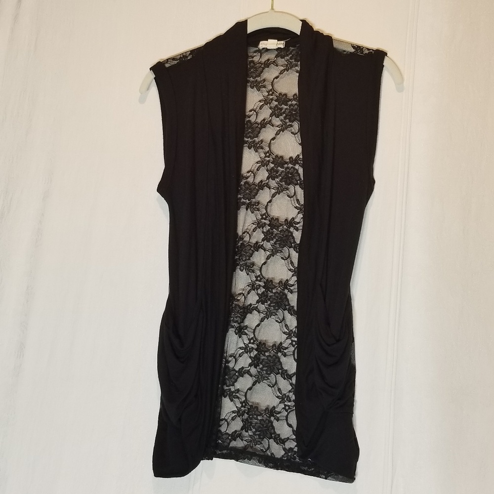 Lace sleeveless cardigan